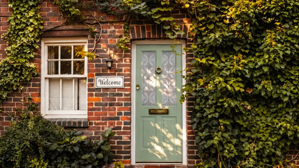 Byron composite door shown in Chartwell Green